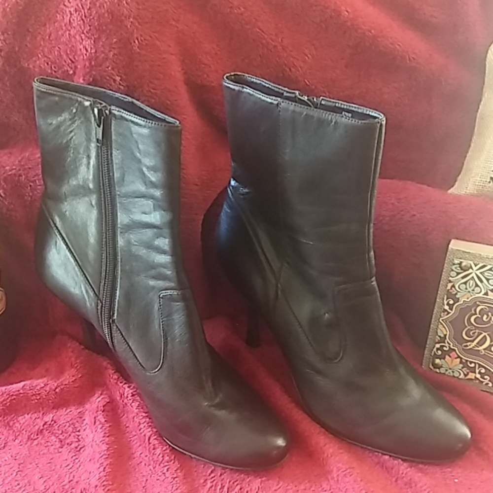 Calvin Klein Brown boots, size 9 1/2